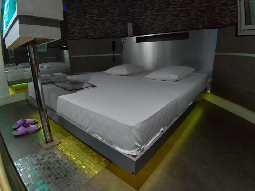 Over Night - Adults Only Hotel do amor